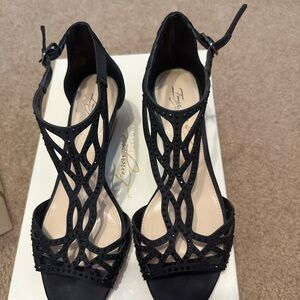 Vince Camuto Black Satin Wedges CLEARACE👠